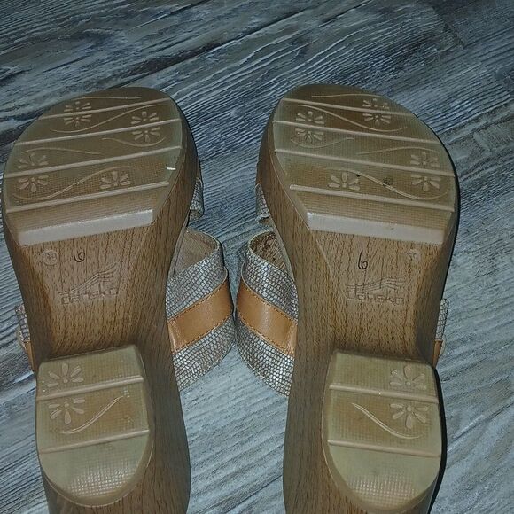 Dansko tan leather wedge sandals  Sz 39  EUC worn once - Picture 8 of 8